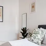 Large Central Gothenburg 2Bd Apt